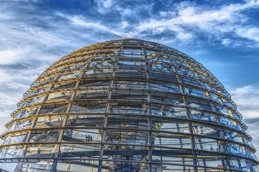 Glaskuppel des Reichstagsgebäude in Berlin